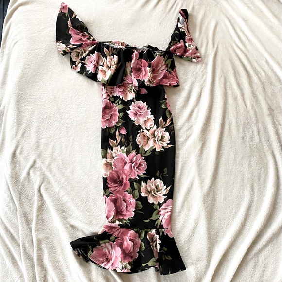 Vici Dresses & Skirts - Vici Floral Dress